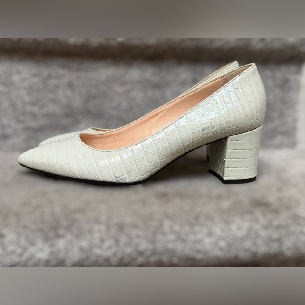 AGL Croc Embossed Off White Block Heel Leather Pumps Women’s 7 Formal Elegant - Picture 3 of 16